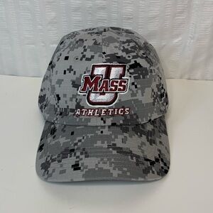 UMASS Athletics Baseball Cap. NWOT, university gear!